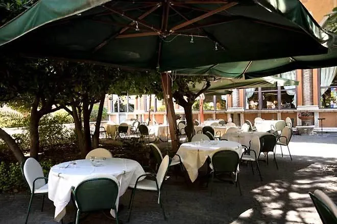 Hotel Columbus Ρώμη 4*,